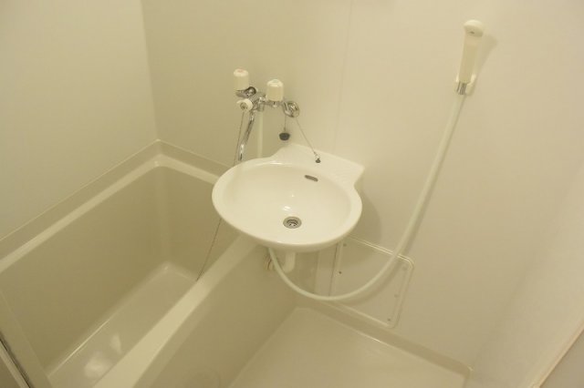 バス・シャワールーム　1日の疲れ癒せます。