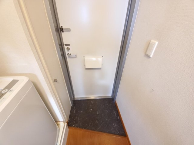 玄関　玄関扉です。