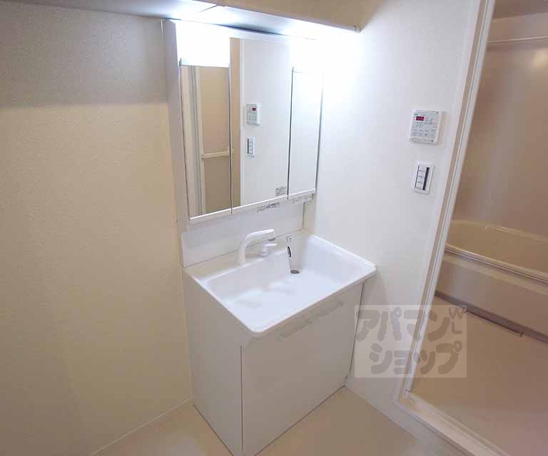 洗面設備　シャンプードレッサー。