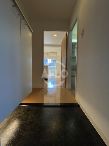 玄関　レシェンテ西梅田　玄関