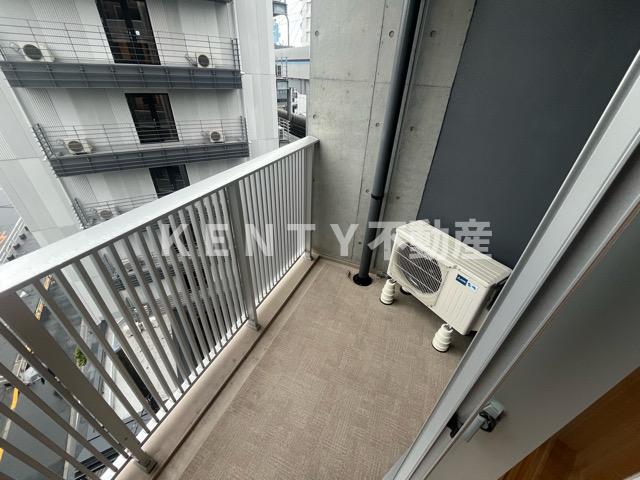 バルコニー　バルコニーからの眺めを楽しみながら食事をしませんか