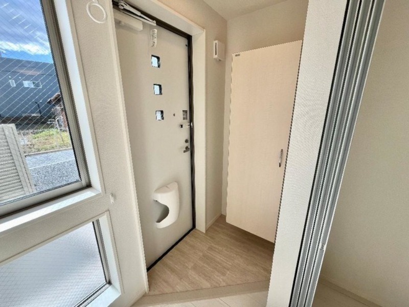 玄関　図面と現状に相違がある場合には現状を優先