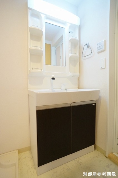 洗面設備　忙しい朝には欠かせない洗面所です♪