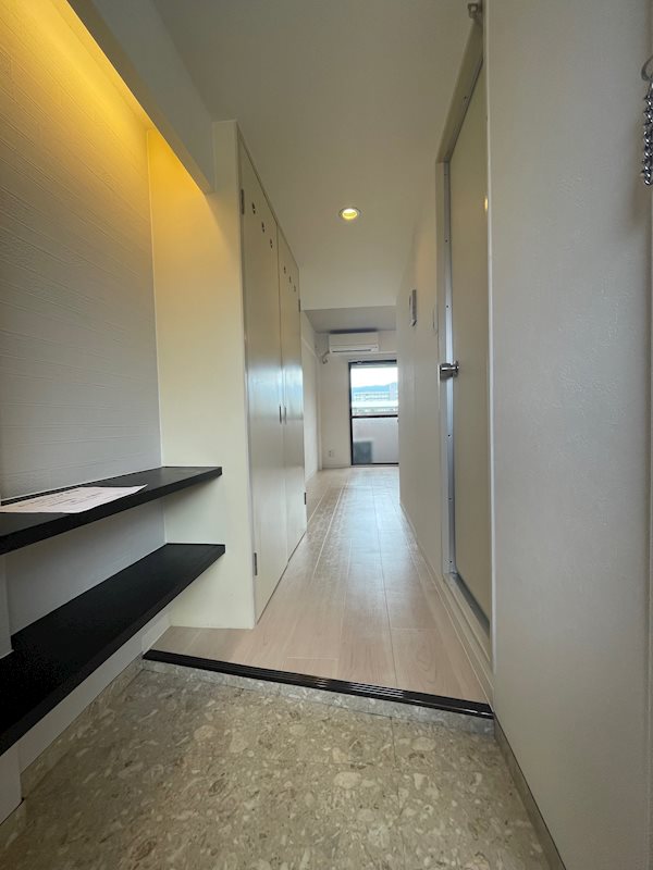 玄関　同物件・別号室改装後参考写真になります。