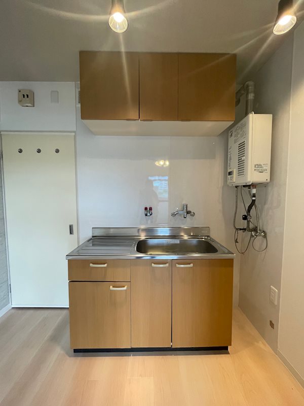 キッチン　同物件・別号室改装後参考写真になります。