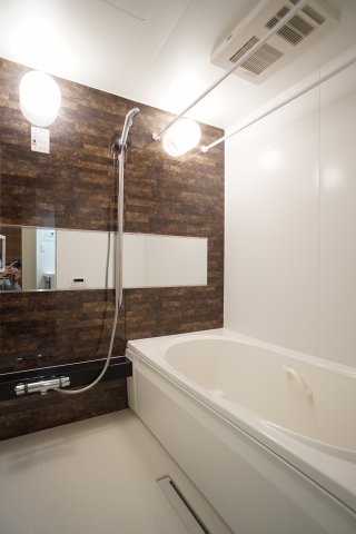 バス・シャワールーム　一日の疲れを癒すのはやっぱりお風呂♪浴室乾燥機・追焚機能付給