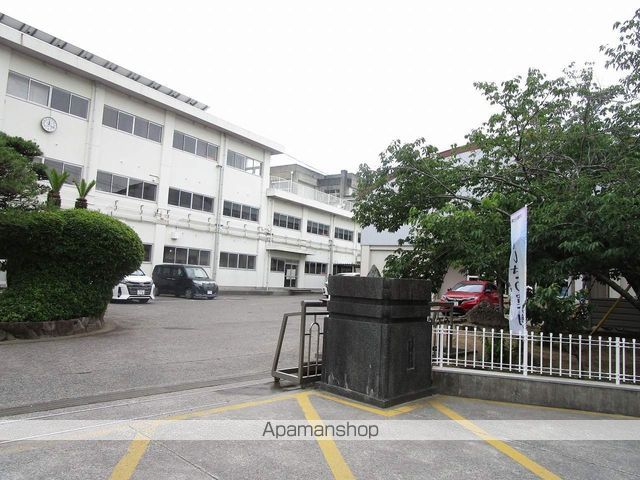 小学校　八万小学校（小学校）まで2183m