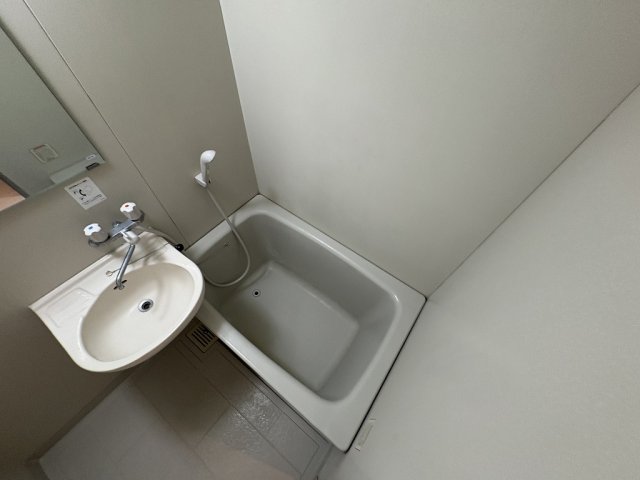 バス・シャワールーム　お風呂で日々の疲れを落としましょう