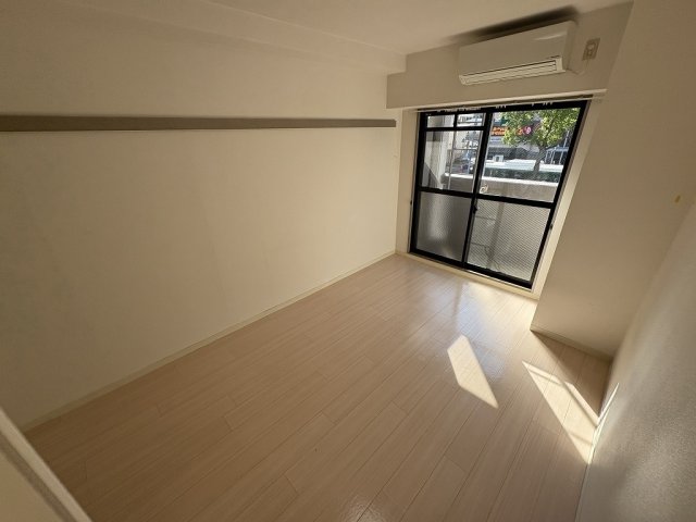 居室・リビング　こちらの居間で趣味の時間をお楽しみください