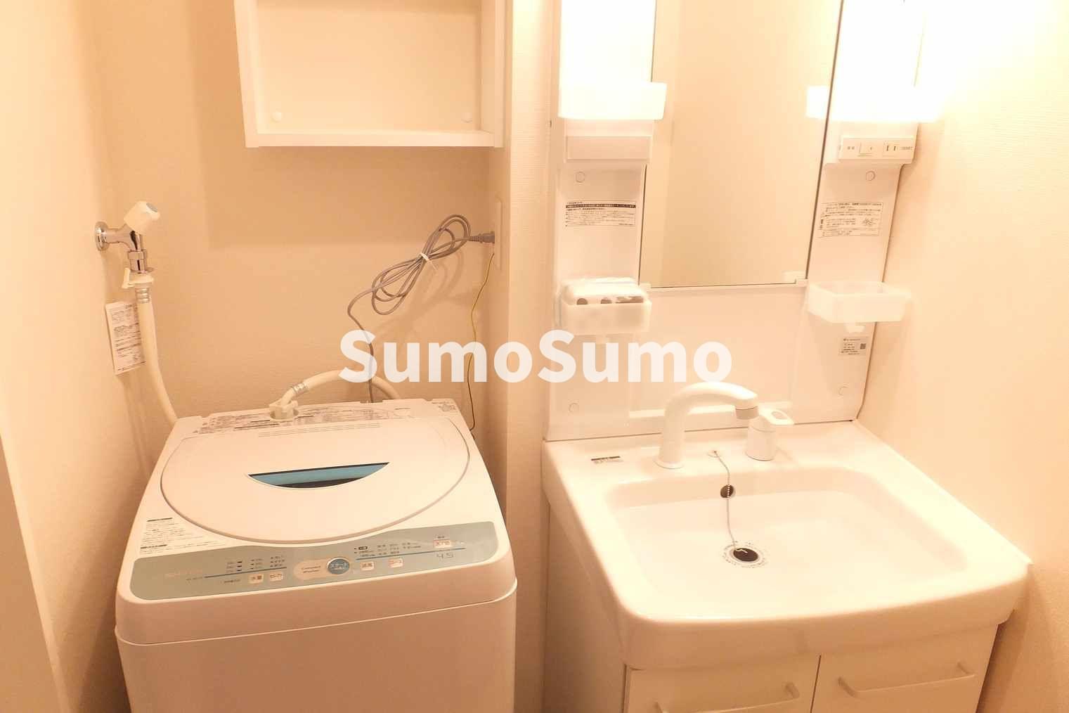 洗面設備　スペースが確保できる洗面所です