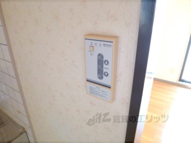 その他設備　給湯器リモコン