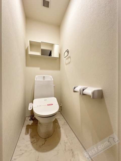 トイレ　同施工会社の同仕様です。