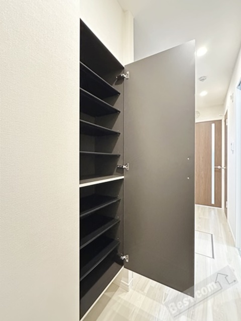 玄関　同施工会社の同仕様です。