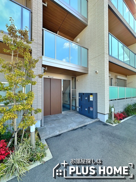 エントランス　宅配ボックス完備