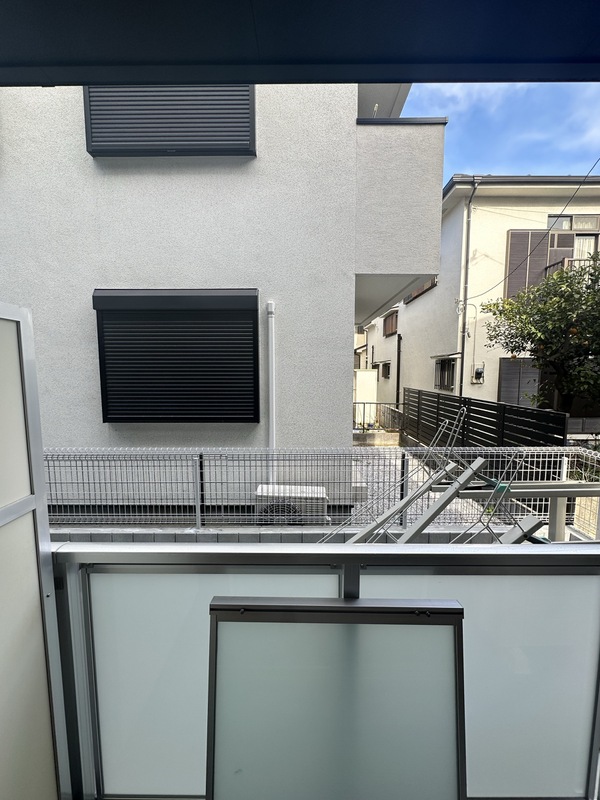 バルコニー　バルコニーからの眺めを楽しみながら食事をしませんか