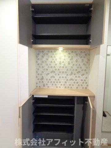 玄関　シューズボックス付き