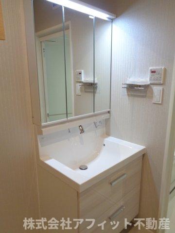 洗面設備　洗髪洗面化粧台