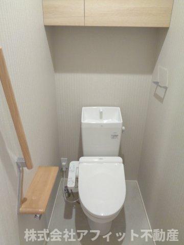 トイレ　温水洗浄便座