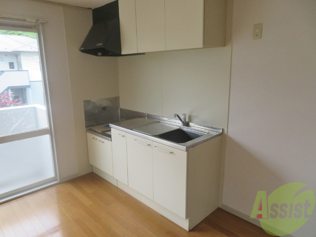 キッチン　こちらはキッチン。調理スペースもあり使いやすそうです。