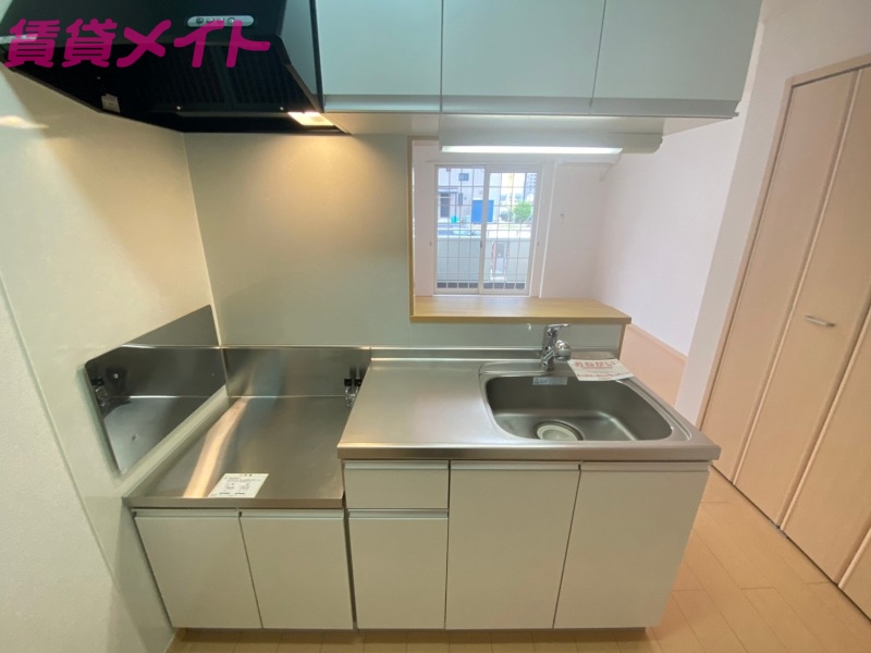 キッチン　反転タイプ参考写真