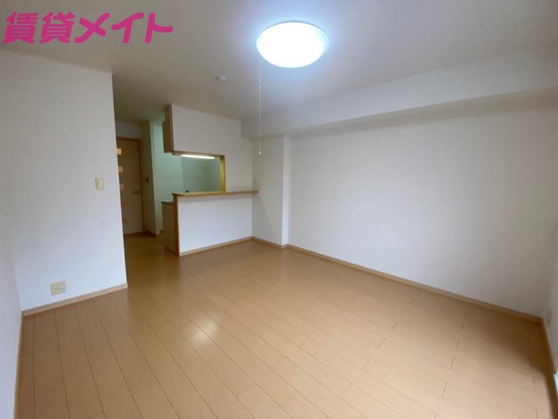 居室・リビング　反転タイプ参考写真