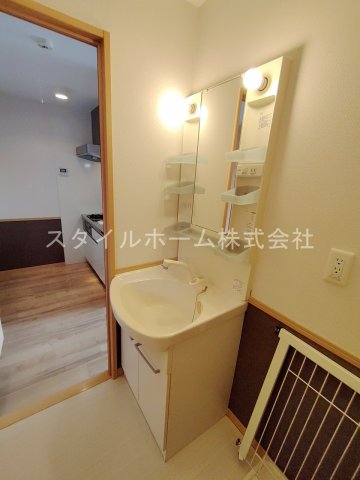 洗面設備　別部屋写真です。