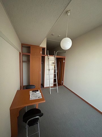 居室・リビング　こちらの居間で趣味の時間をお楽しみください