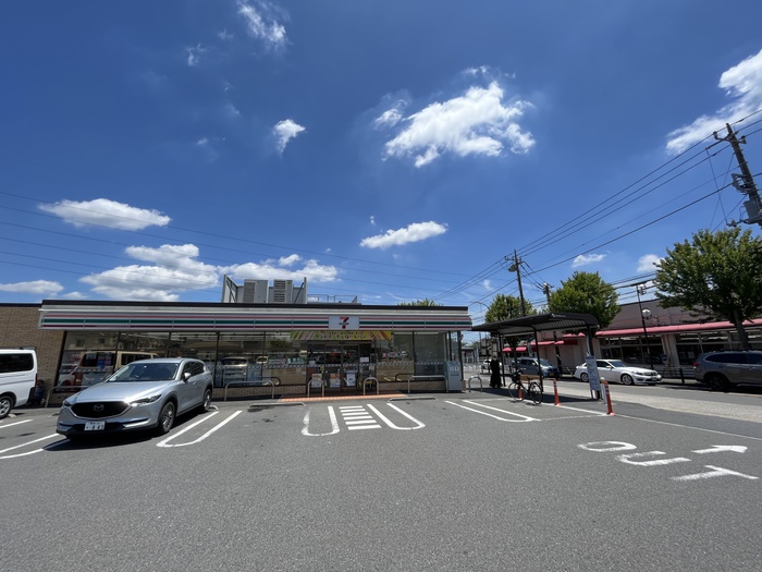 コンビニ　セブンイレブン横浜奈良北団地店（コンビニ）まで990m