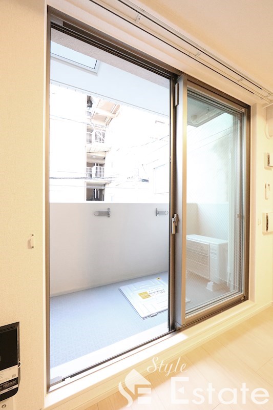 バルコニー　バルコニー