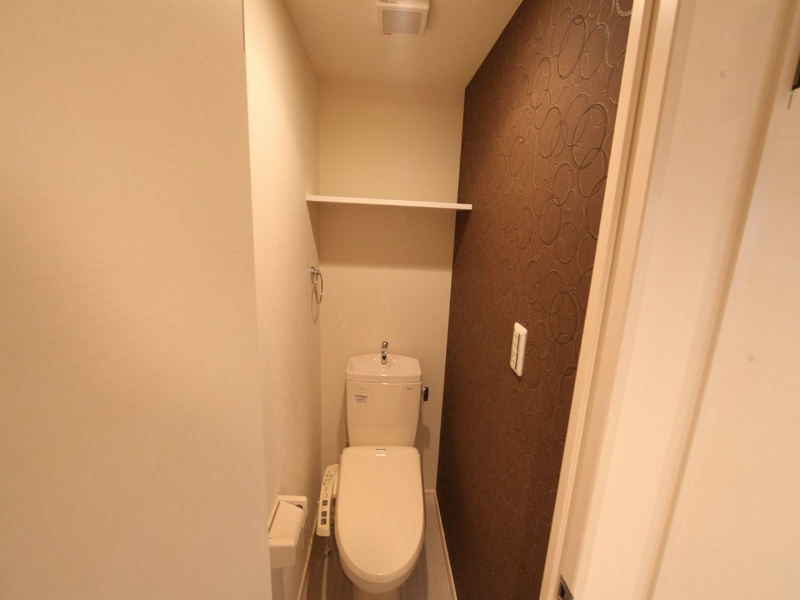 トイレ　温水洗浄暖房便座付トイレ