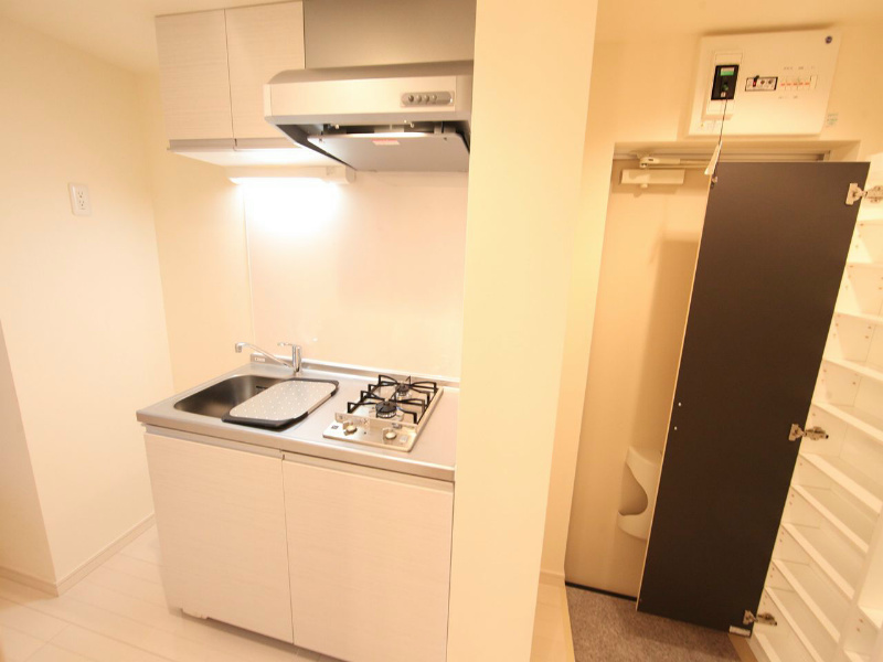 キッチン　システムキッチン（ガス2口）冷蔵庫・レンジ等ご用意できます