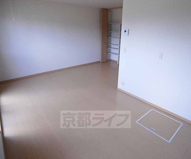 居室・リビング　広く明るいリビング