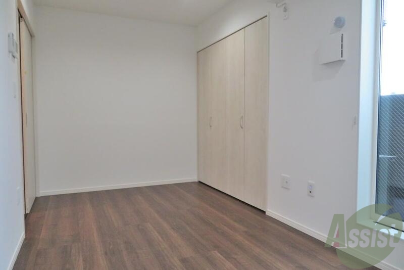 その他部屋・スペース　ベッドを置いても十分なスペースが確保できそうですね。