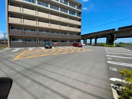 駐車場　駐車場