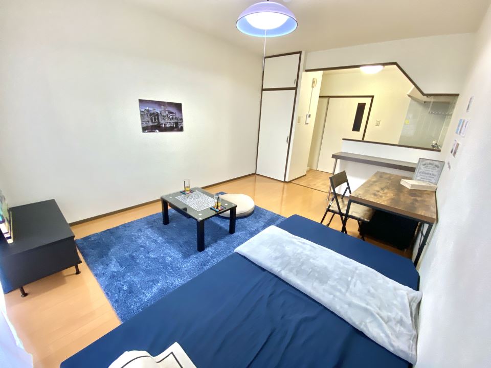 居室・リビング　１０畳のお部屋は広くて何でも置けそうです