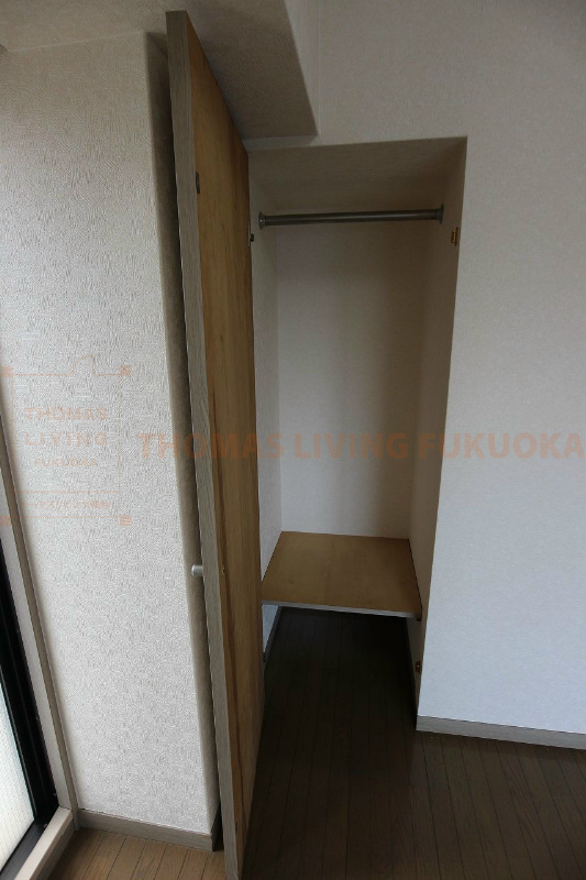 収納　扉付きの収納です。（写真は別タイプです）