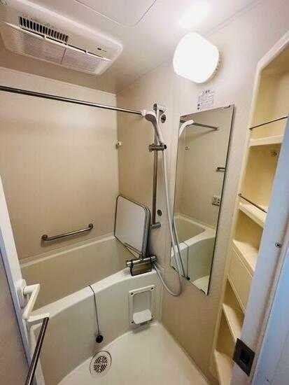 バス・シャワールーム　バス