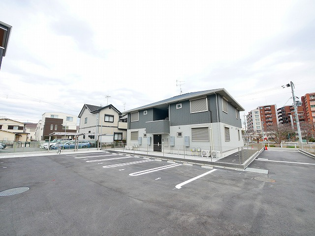 駐車場　駐車場に車を止められます