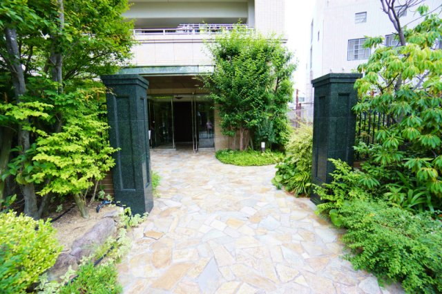 エントランス　清潔なエントランスです★