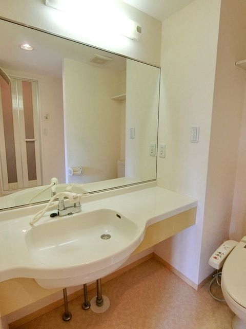 洗面設備　☆広々した洗面台☆