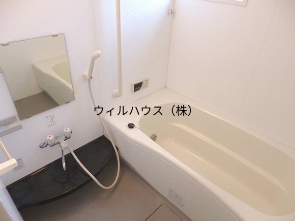 バス・シャワールーム　大型浴室！追い焚き機能有り！