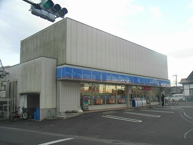 コンビニ　ローソン（コンビニ）まで977m