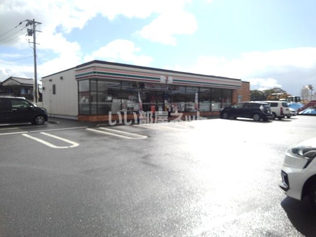 コンビニ　セブンイレブン 久留米三潴玉満店（コンビニ）まで758m