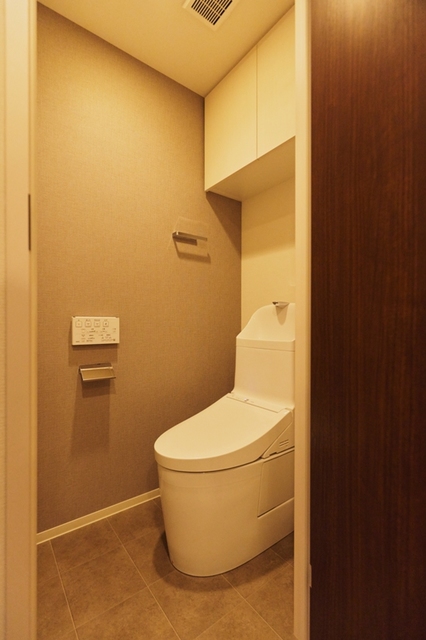 トイレ　※写真は同タイプ住戸です。