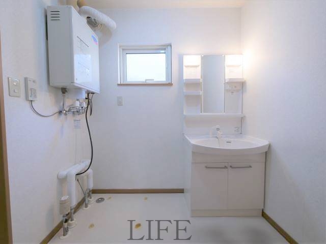 洗面設備　広々脱衣場