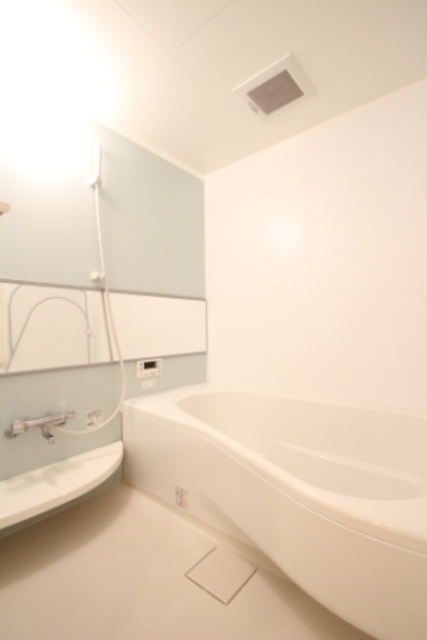 バス・シャワールーム　参考写真（同建物別部屋のものです）