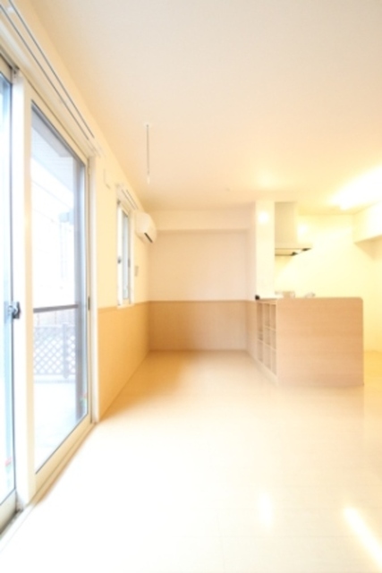 居室・リビング　参考写真（同建物別部屋のものです）