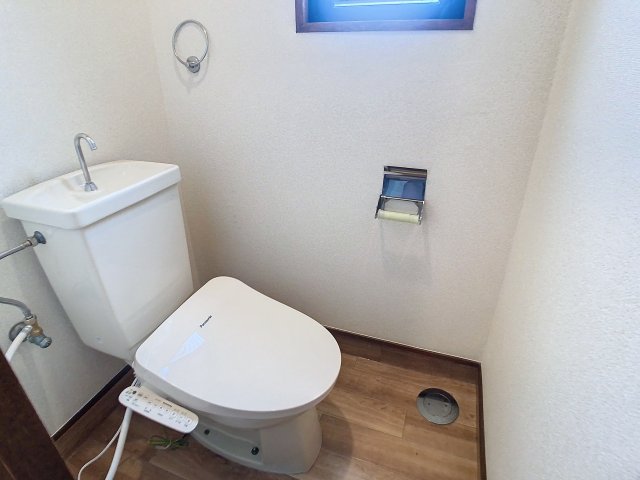 トイレ　※写真は空室の一室のものを使用しております※　あくまで現況優