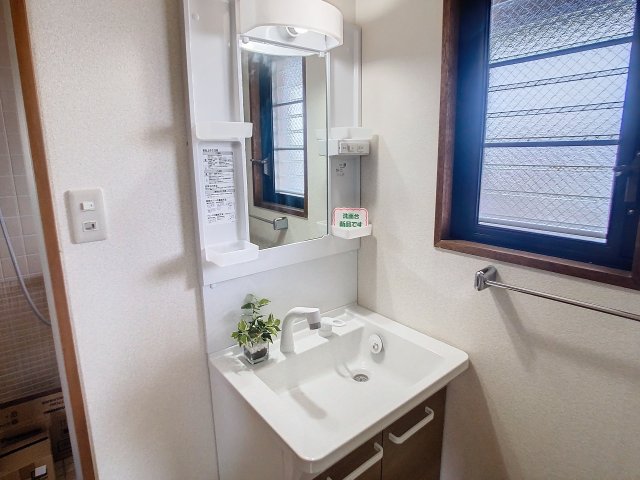 洗面設備　※写真は空室の一室のものを使用しております※　あくまで現況優