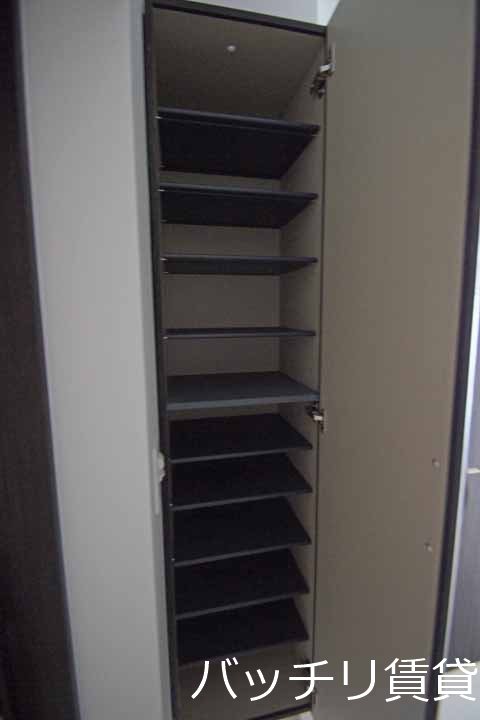 玄関　画像は同シリーズタイプの為、現状を優先いたします